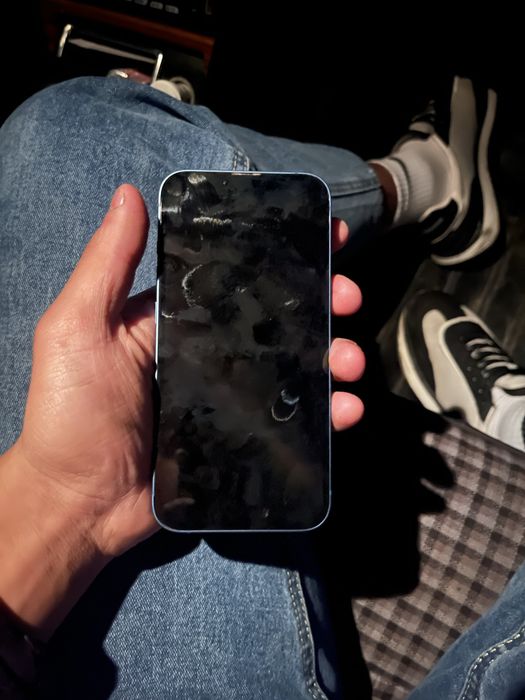 Продам айфон 13 128гб