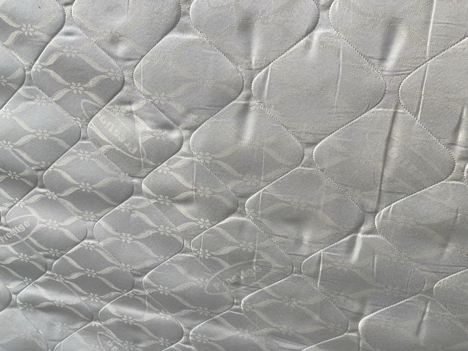 Saltea   pat  cu dimensiuni 200 /160