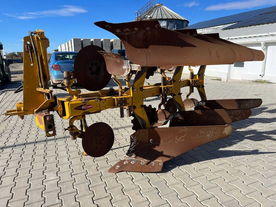 Обръщателен плуг Rumptstad – минимум 100 к.с., 3 бразди