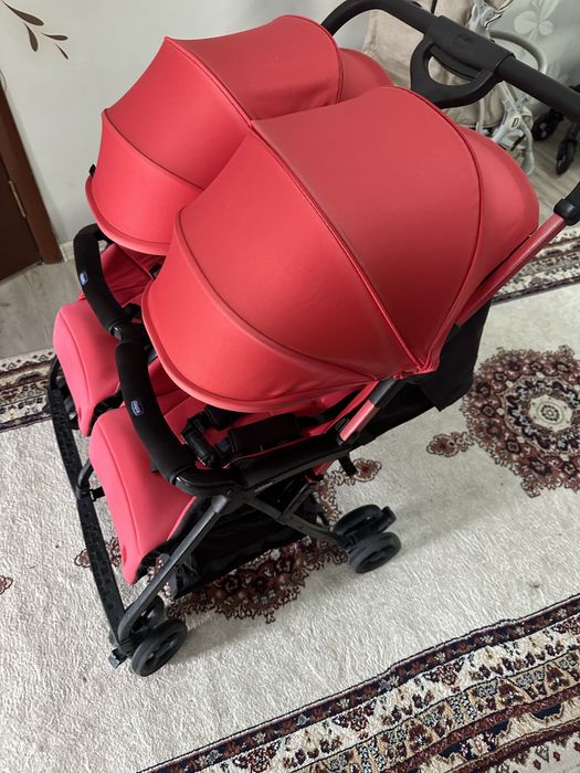 Продам Коляску для двойни Chicco