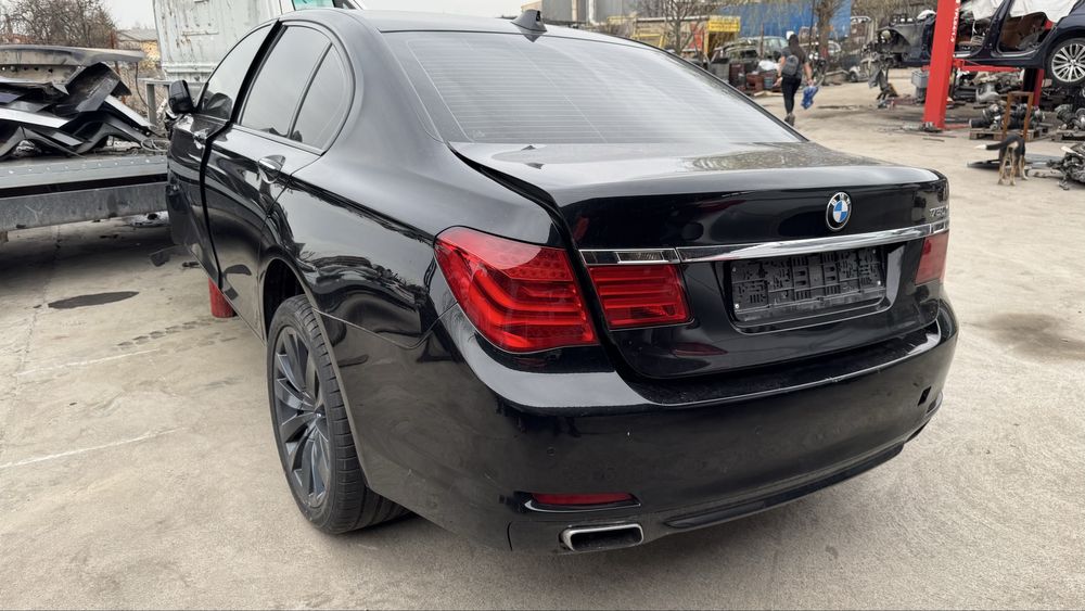 BMW F01 750i N63B44A 406k