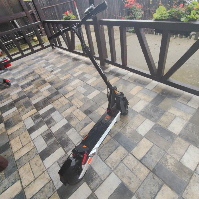 Totineta electrica KuKirin M4 Max Electric Scooter , Viteza Max. 45 Km