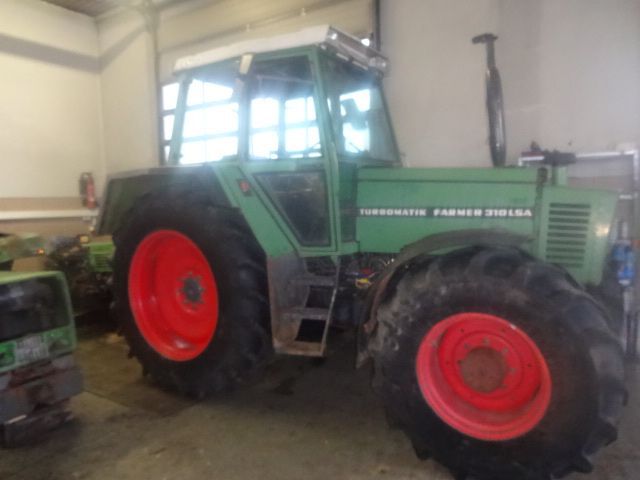 Dezmembrez tractor Fendt 310,311,312