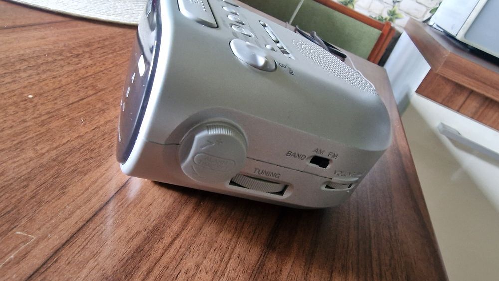 Sony ,radio cu ceas desteptator,ocazie