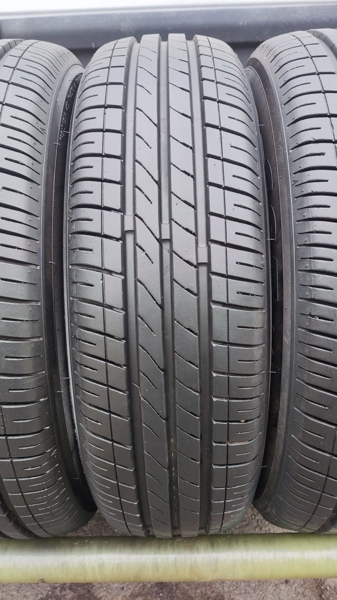 4бр. летни гуми 155/70/13 CST
dot23
8.2mm грайфер
Перфектно състояние,