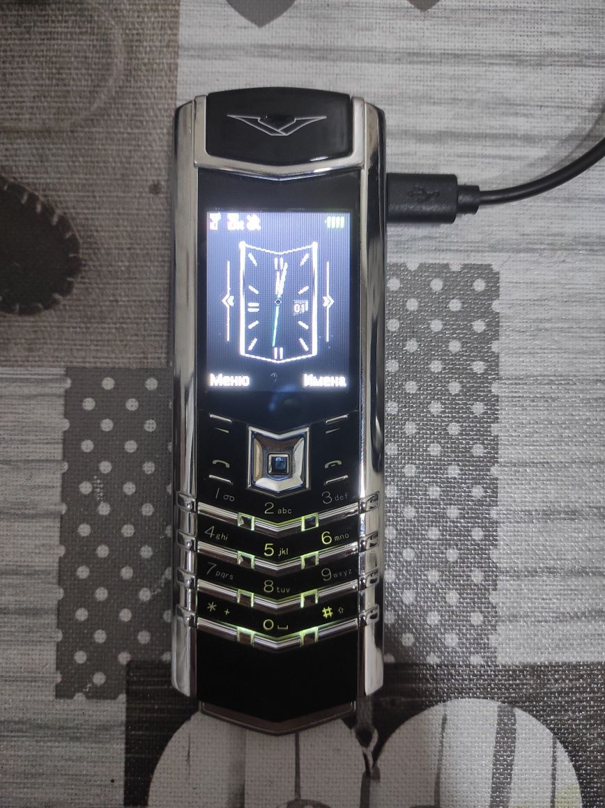 Vertu телефон AU750