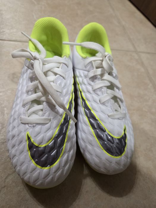 Детски футбилни обувки Nike