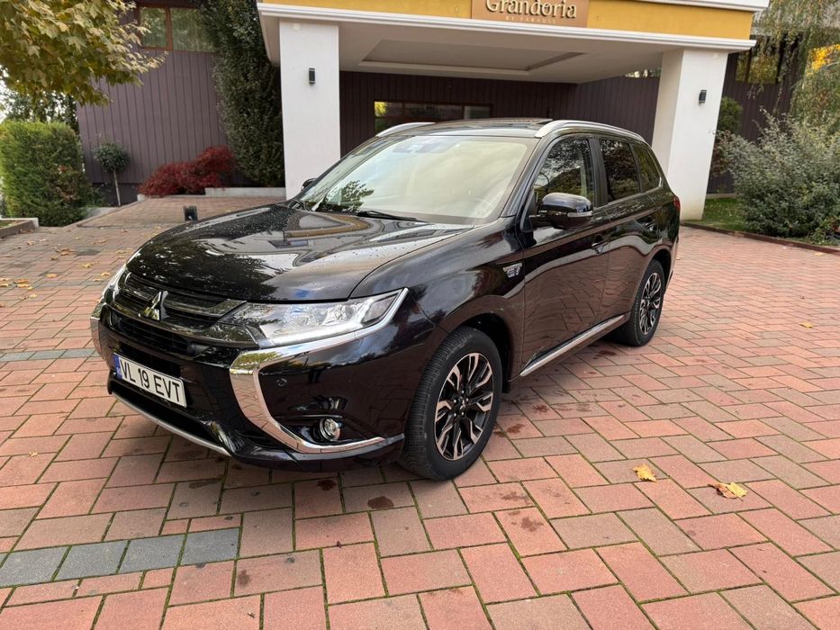 Mitsubishi Outlander Primul Proprietar / Baterie Nouă Hybrid