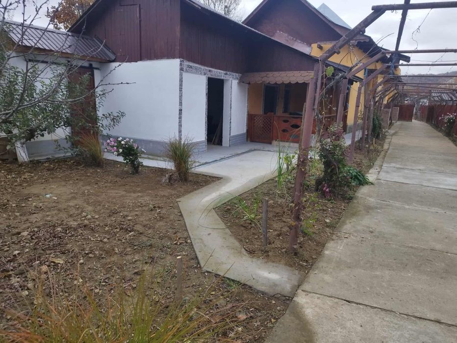 Casa în Țicleni de vanzare