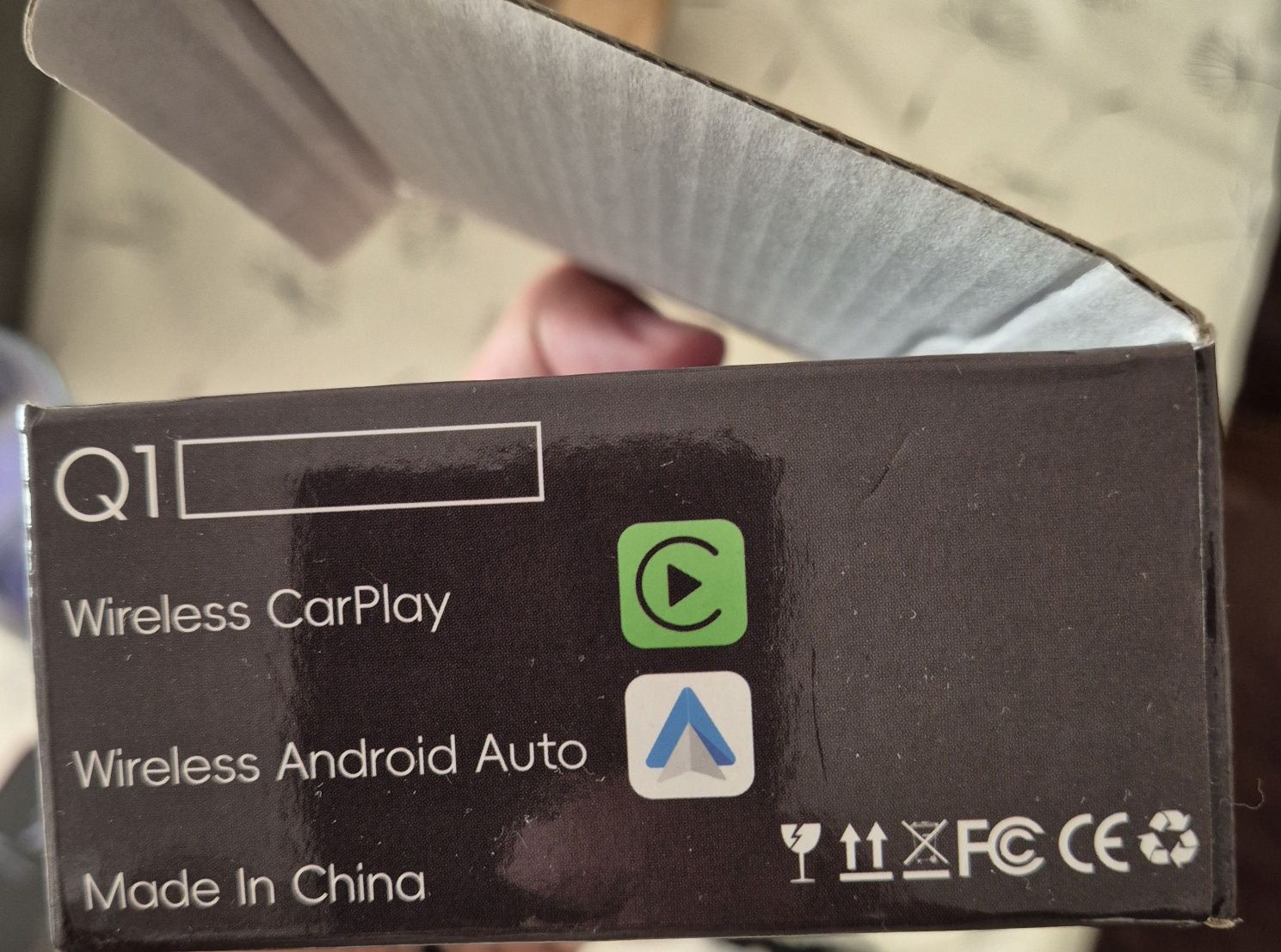 Box 2im1 Wireless CarPlay & Android Auto