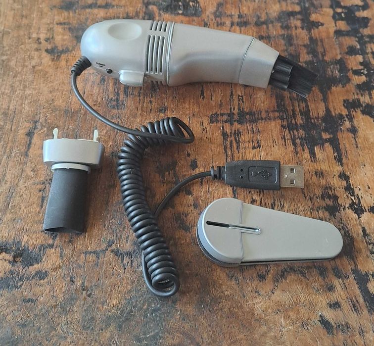 USB прахосмукачка с фенерче мини за компютър и клавиатура сребърна