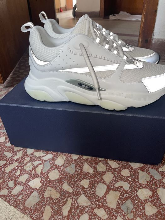 Dior b22 бял цвят