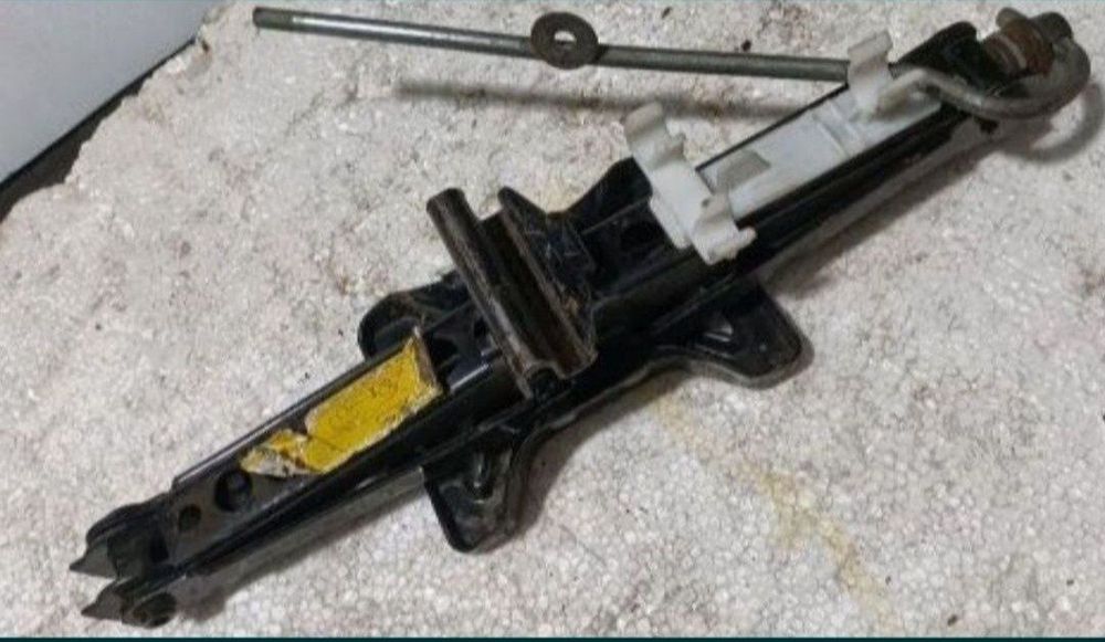 Cric : livrez colet avantajos oriunde în țară