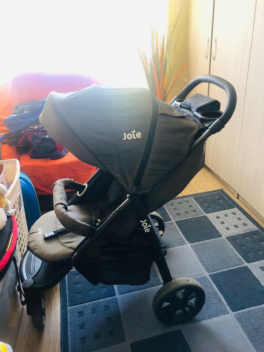 Cărucior joie folosit