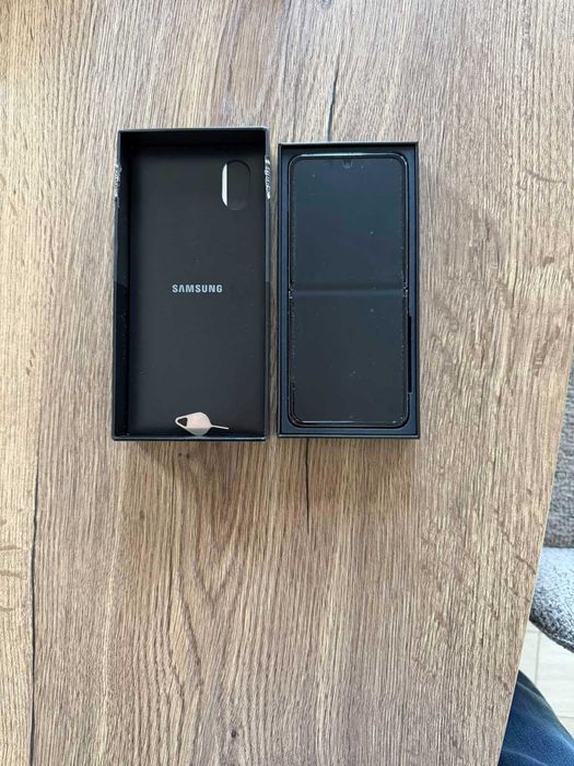 Samsung Galaxy Z Flip 4