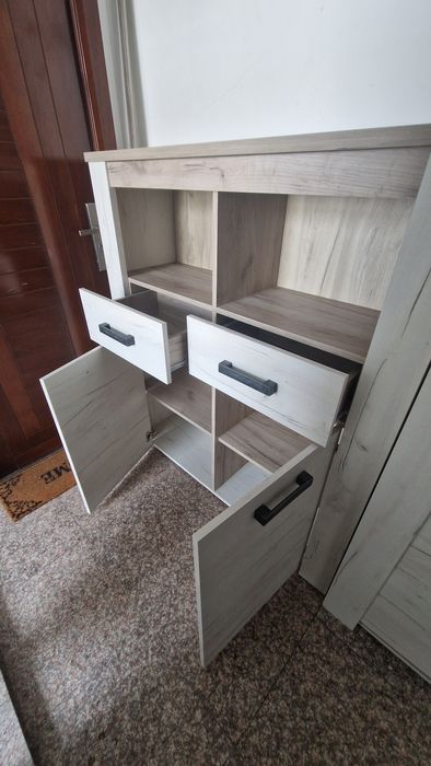 Комод и вертикален шкаф