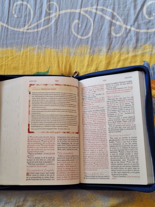 Biblia de studiu pentru femei