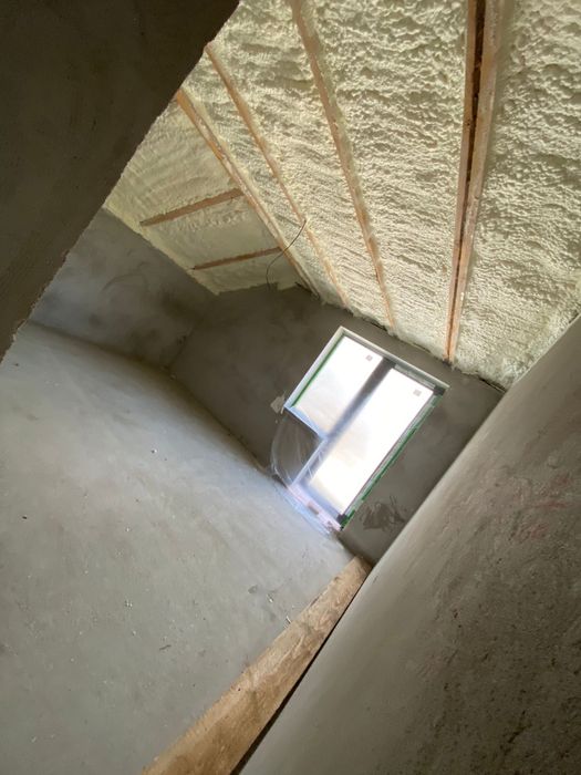 Izolatie spuma poliuretanica Izolatii Bucovina