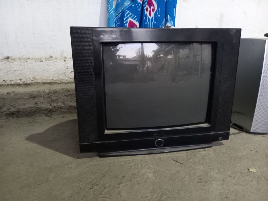 2 ta televizor  yangi.