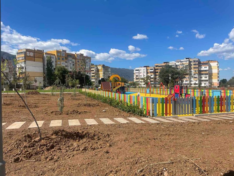 Продавам УПИ/парцел до парк Сениче, Враца