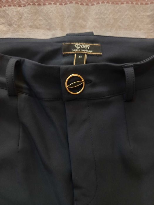 Нов панталон на Lucy