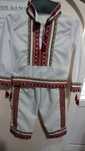 Vând costum popular pentru băieți de la trei la opt ani!