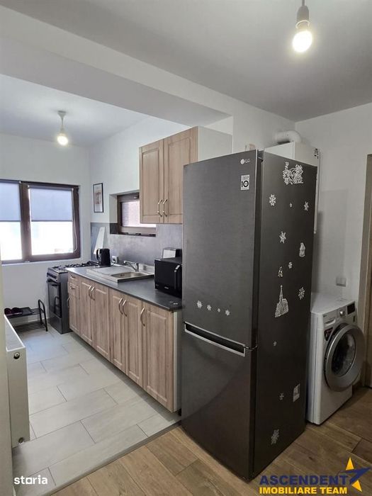 Locuinta ultracentrala, renovata, cu 3 camere + mansarda, curte cu acc