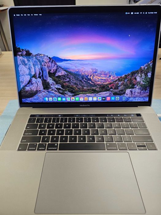 MacBook Pro Retina i9/32GB Ram/512 SSD/ RadeonPro 560X 4GB A1990 2019