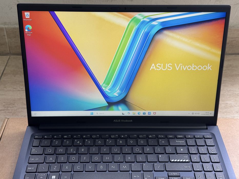 НОВ! Asus Vivobook M1502Y/8-ядрен Ryzen 7 5825U/16GB RAM/512GB SSD