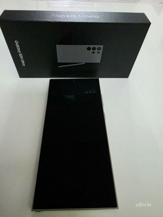 Samsung Galaxy S24 Ultra 5G 256GB Titanium Grey Перфектен! В гаранция!