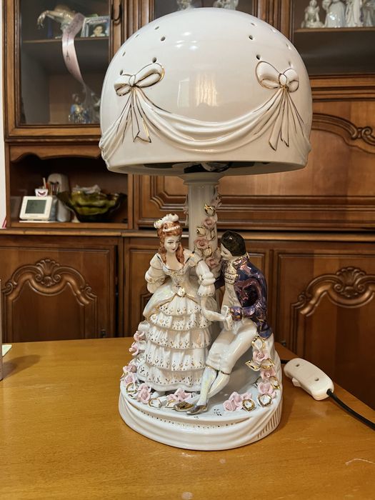 Veioza porțelan , vintage