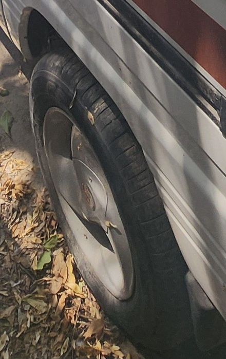 Дамас сотилади холати яхши. Нархи келишилади