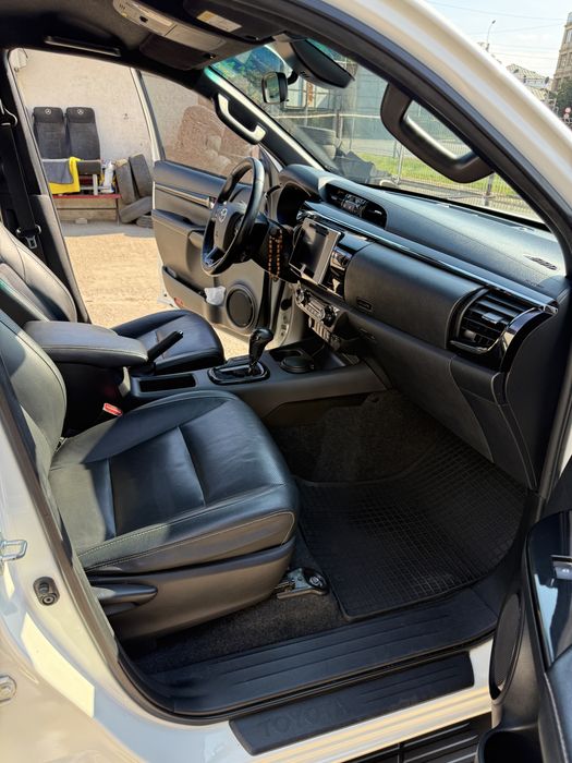 Toyota Hilux 2.4 D-4D 4x4 Selection