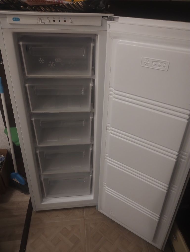 Фризер Zanussi 160л
