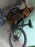Vând bicicleta DHS frane pe disc curata întreținută greutate 15 kg