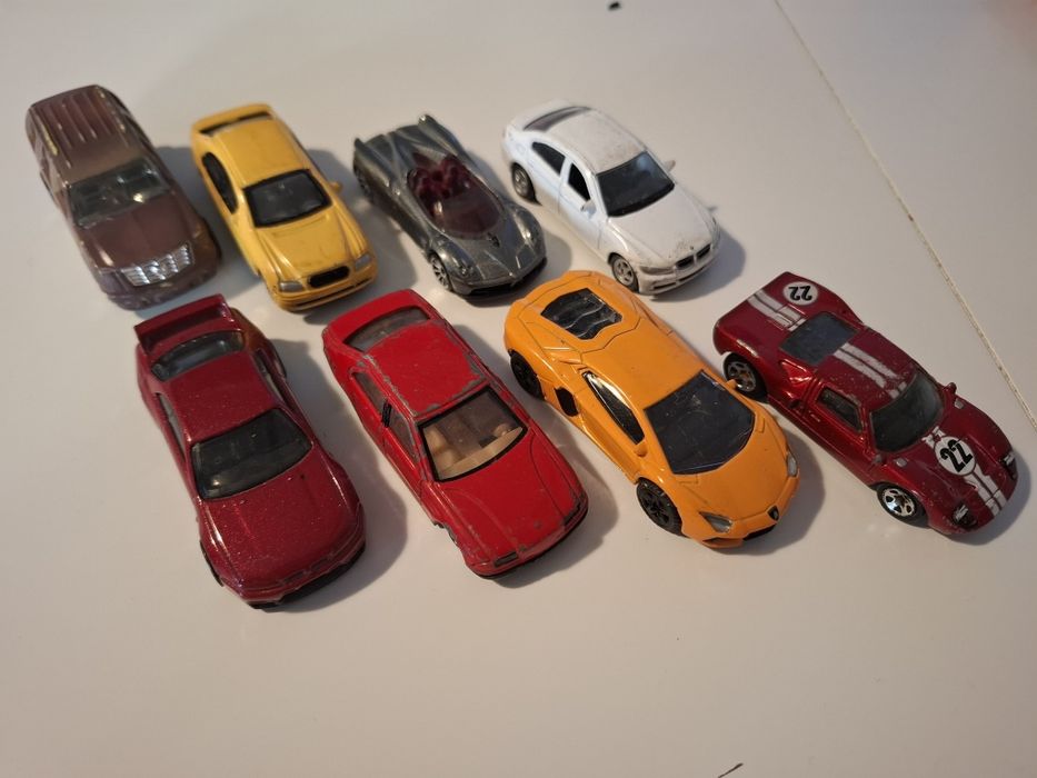 21 броя колички HotWheels