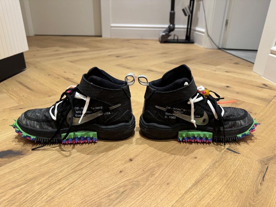 Tenesi Nike Off White si Jordan