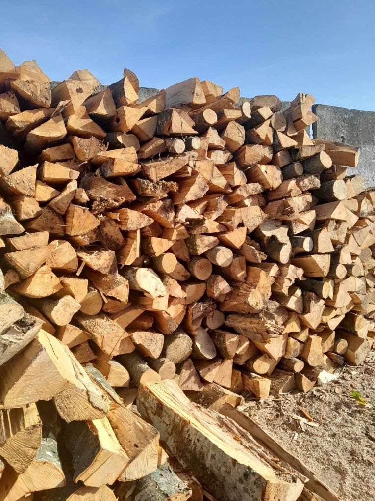 Avem lemn de vânzare