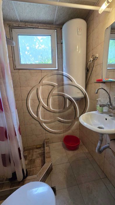 Нов апартамент в Изгрев с вътрешен дор