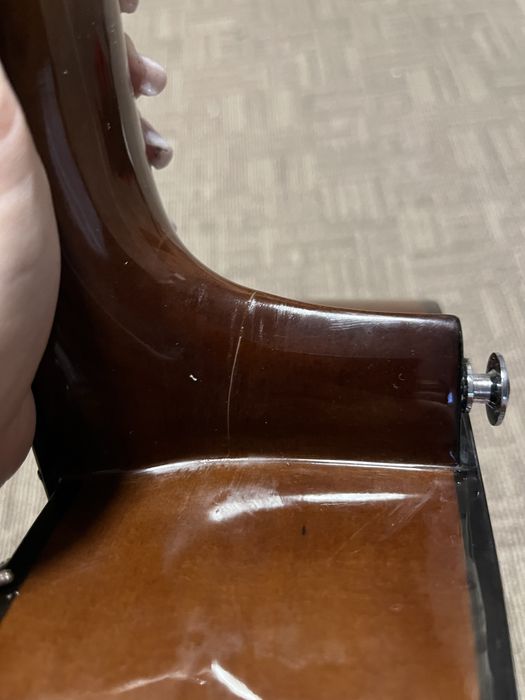 Vand chitara albanez