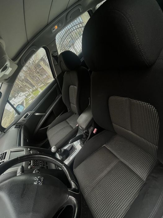 De vanzare - Masina manuala, Peugeot NEGOCIABIL