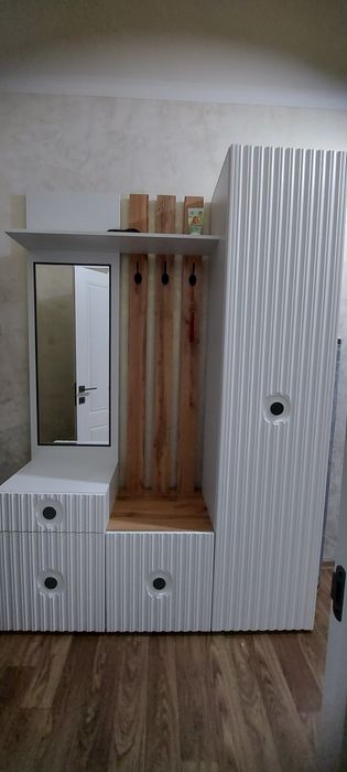 Прихожая МДФ цвет белый эмаль, новый