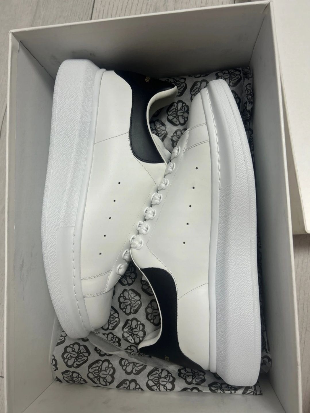 Alexander McQueen la DOAR 249 LEI