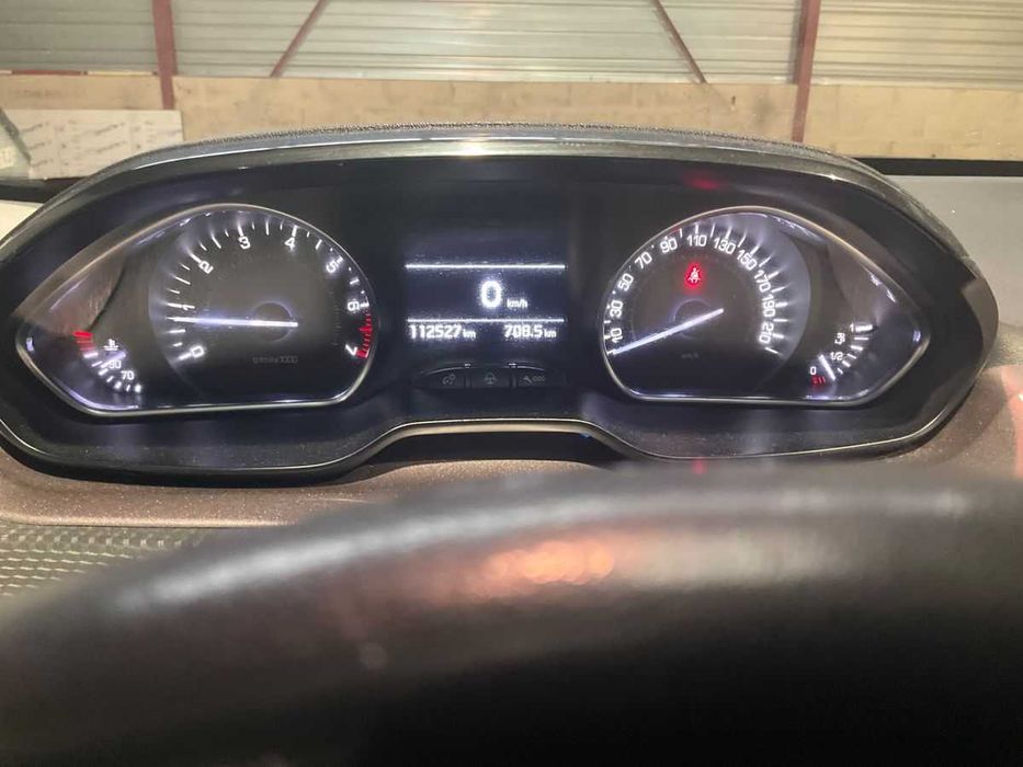 Пежо 2008 1,2VTi