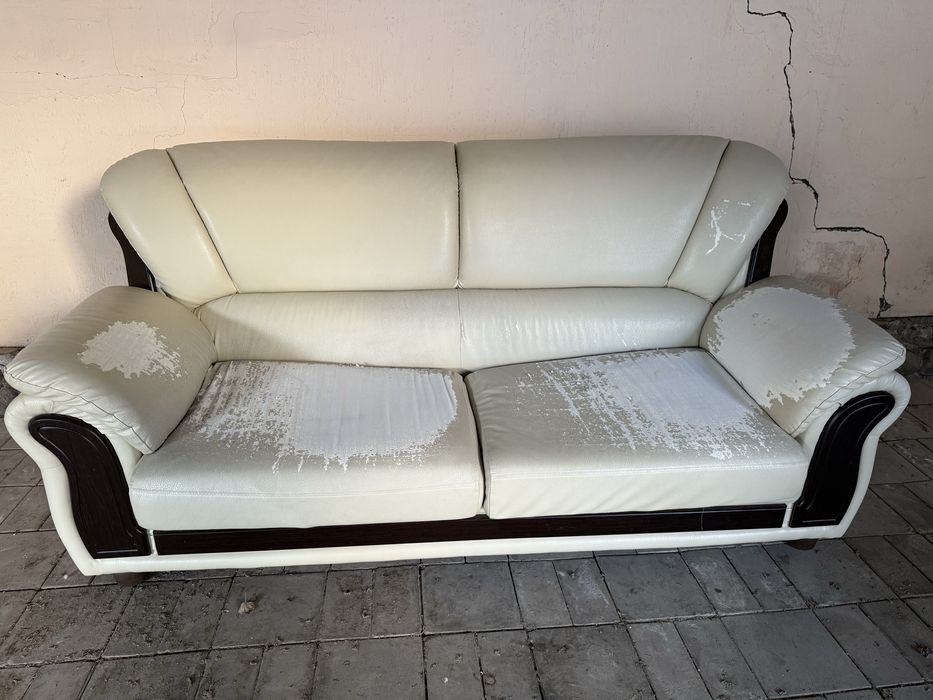 Продам диван в зал