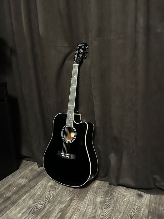 Urgent Chitara de Vânzare !