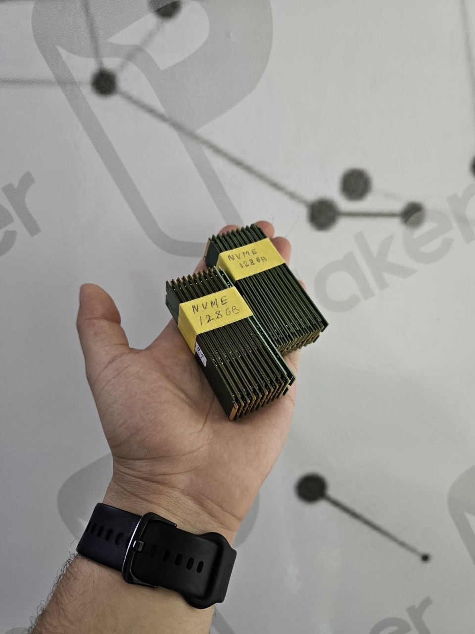 Новый SSD 128  б у холати яхши