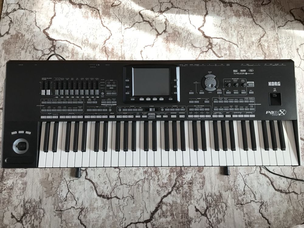Продавам KORG pa3x