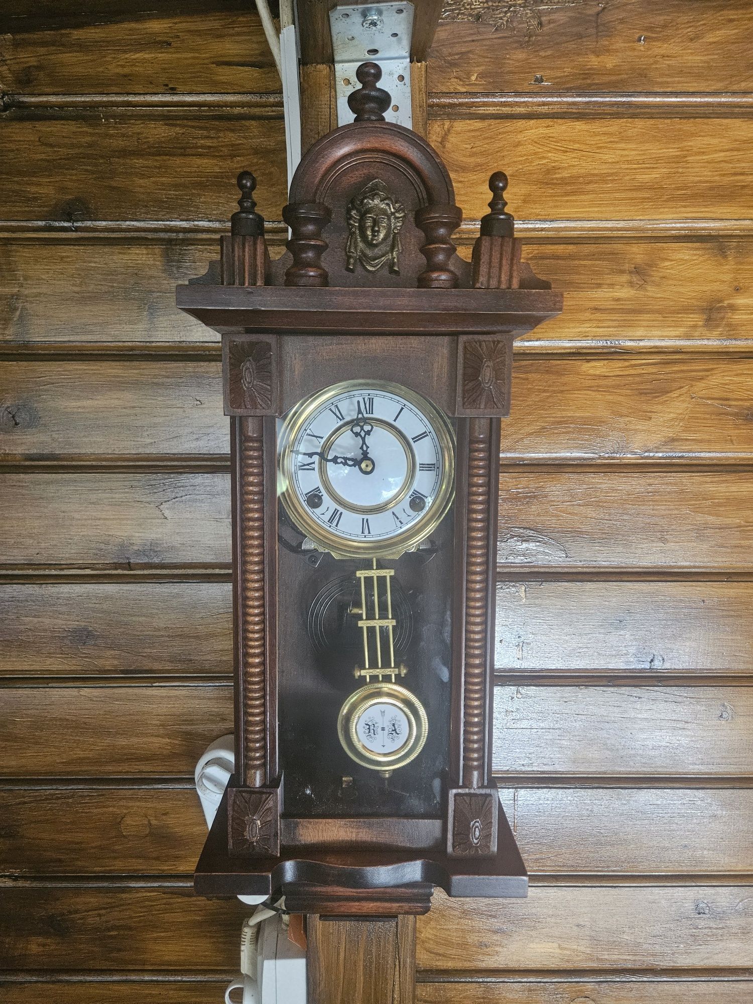 Ceas de perete cu pendul