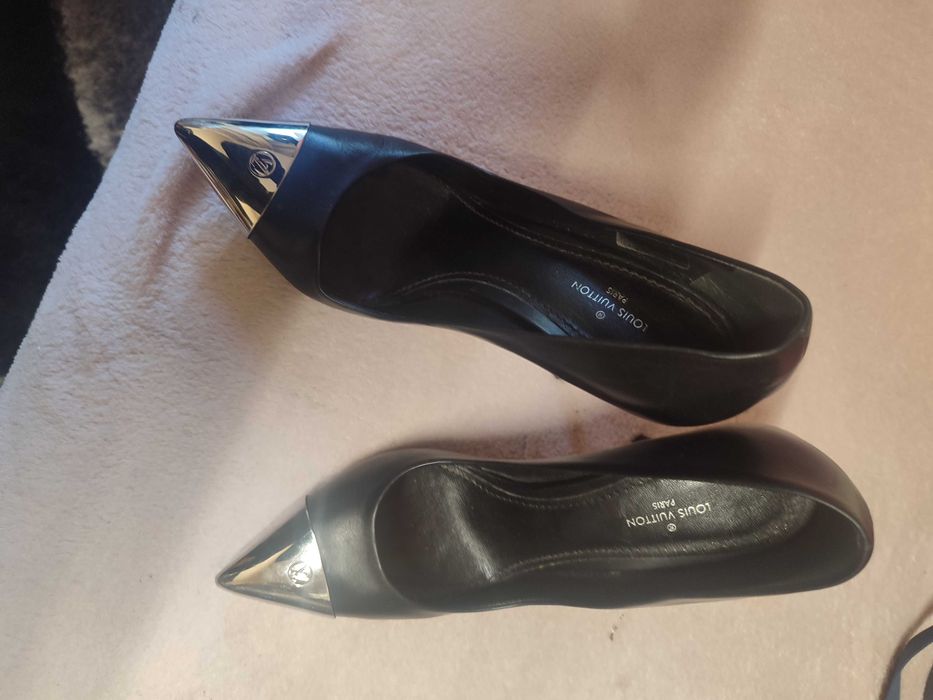 Pantofi Louis Vuitton